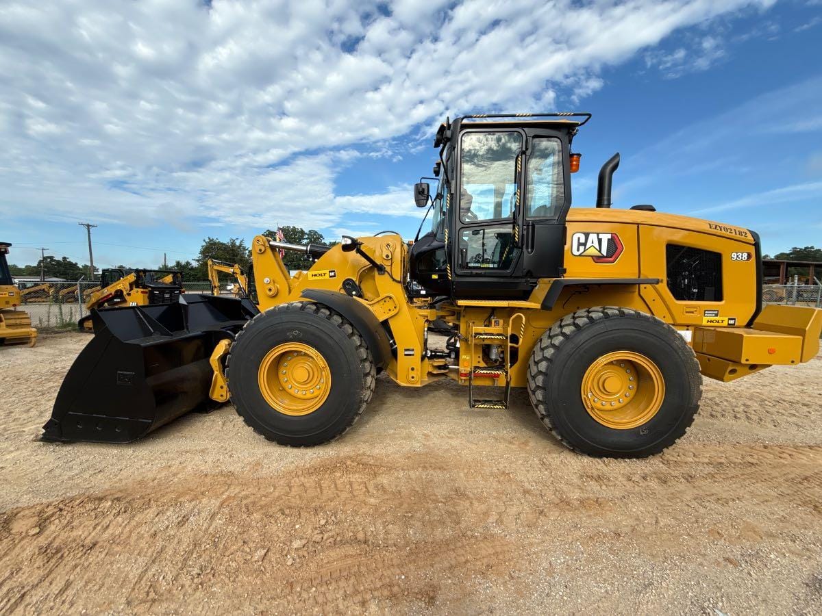 2025 CAT 938 QC