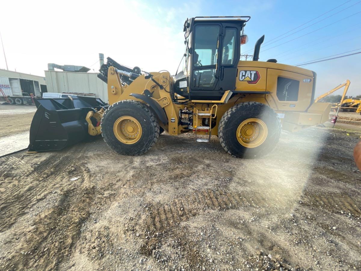 2025 CAT 938 QC