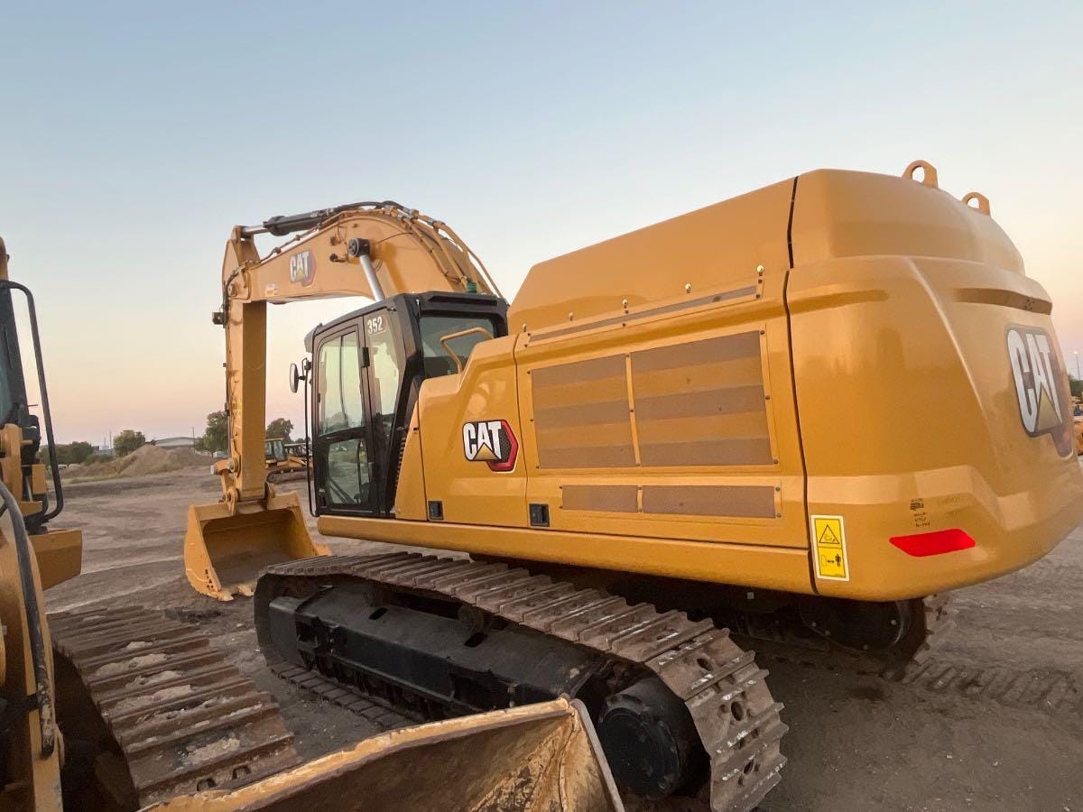 2022 CAT 352 11