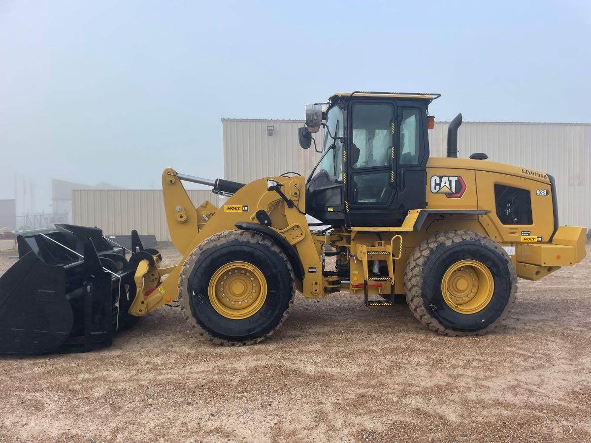 2025 CAT 938 QC