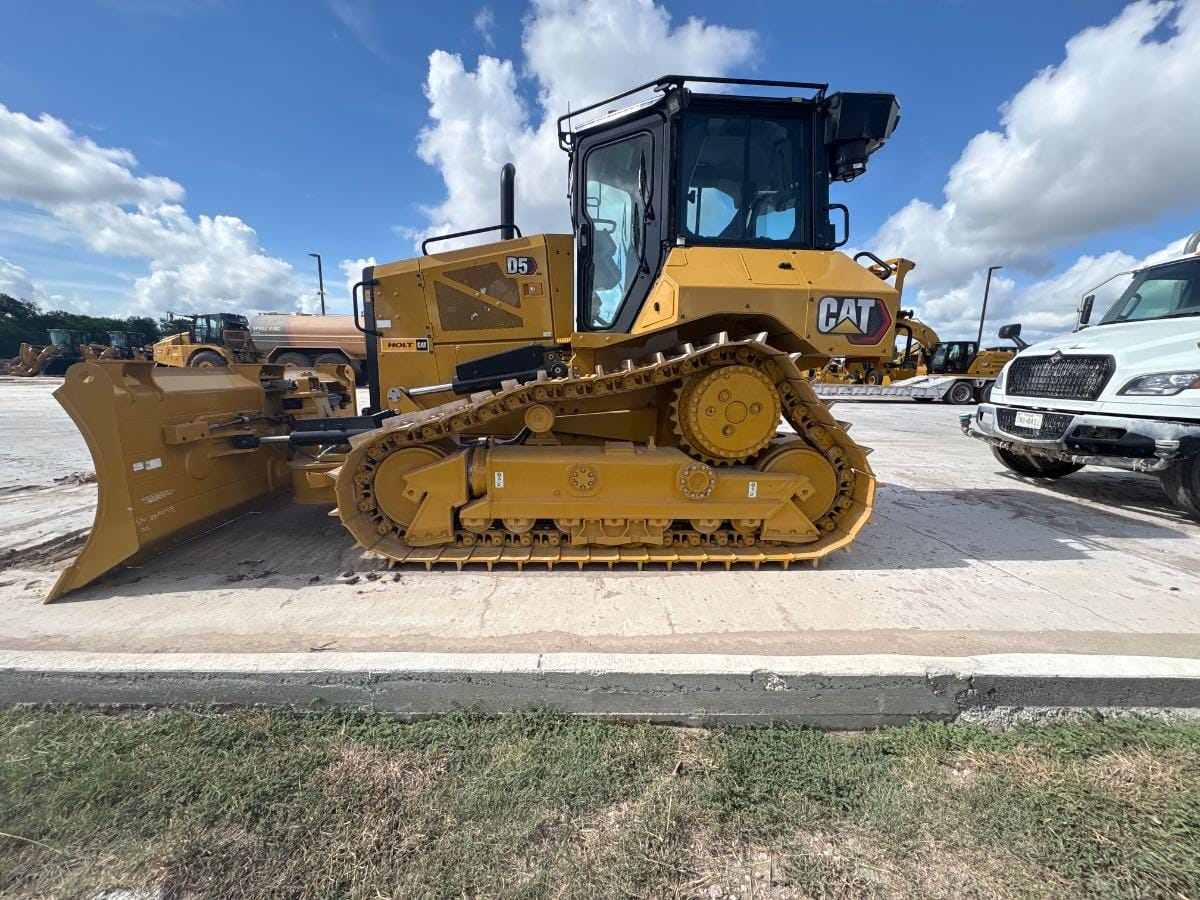 2025 CAT D5 VP
