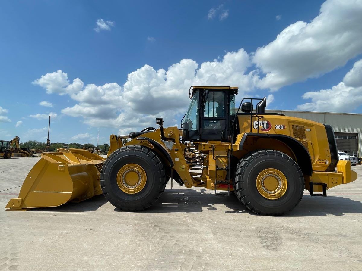 2025 CAT 980