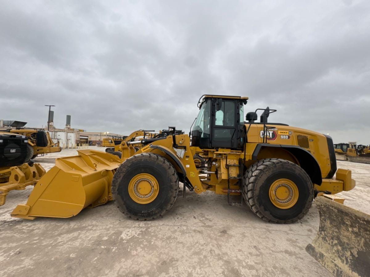 2025 CAT 980