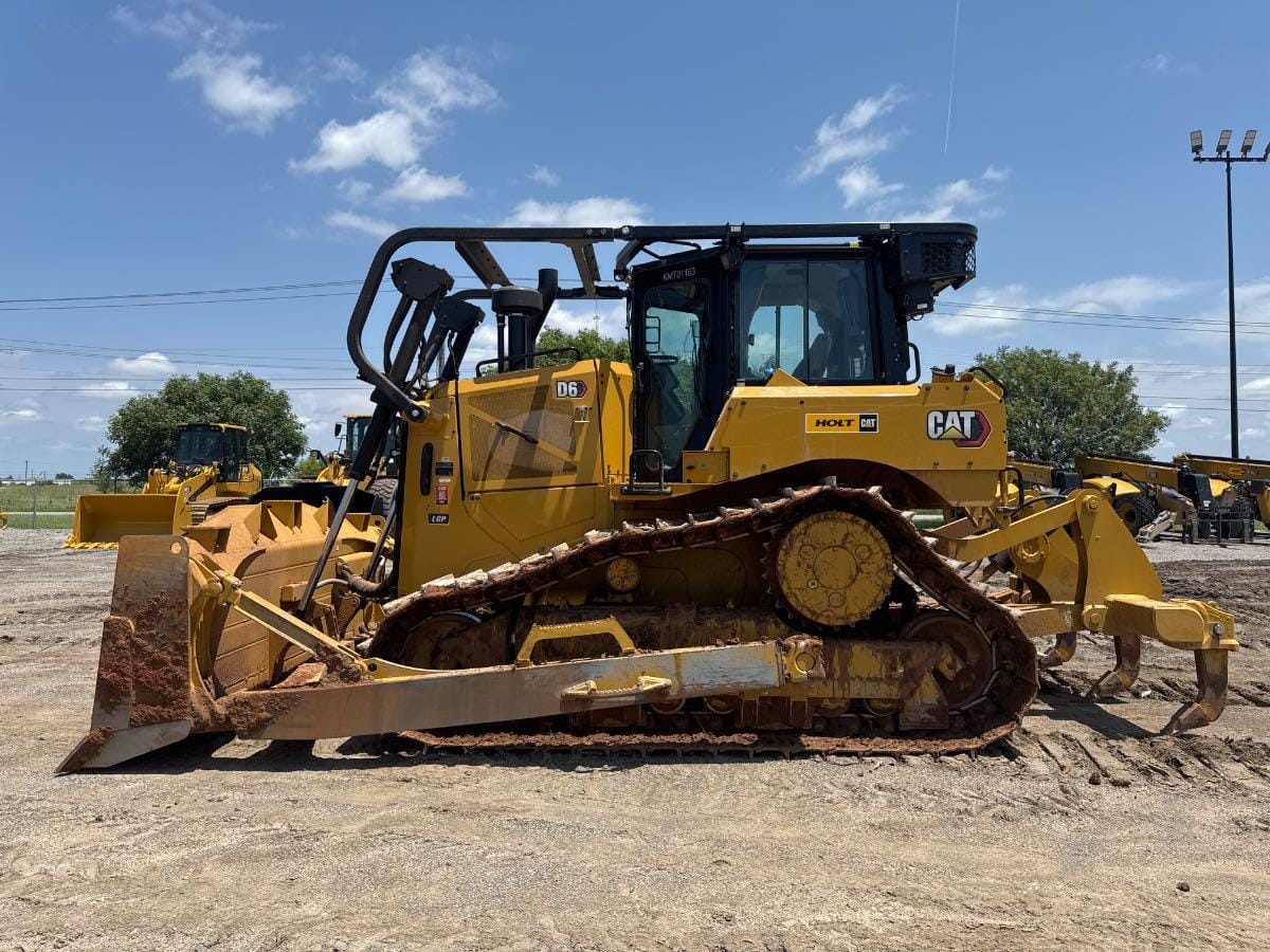 2025 CAT D6 LGP