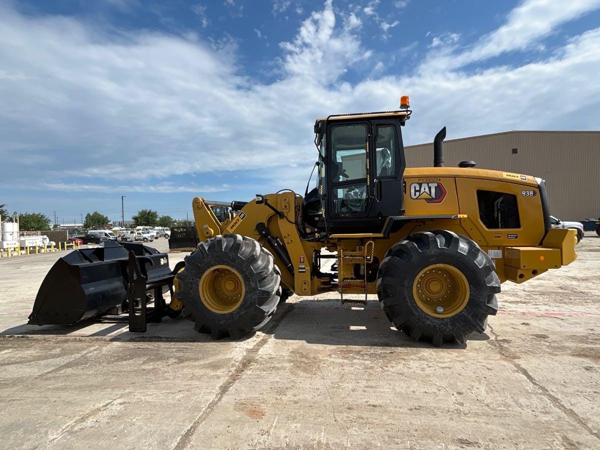 2025 CAT 938 QC