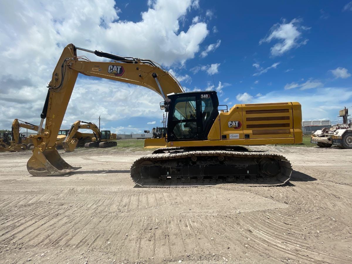 2023 CAT 340 12
