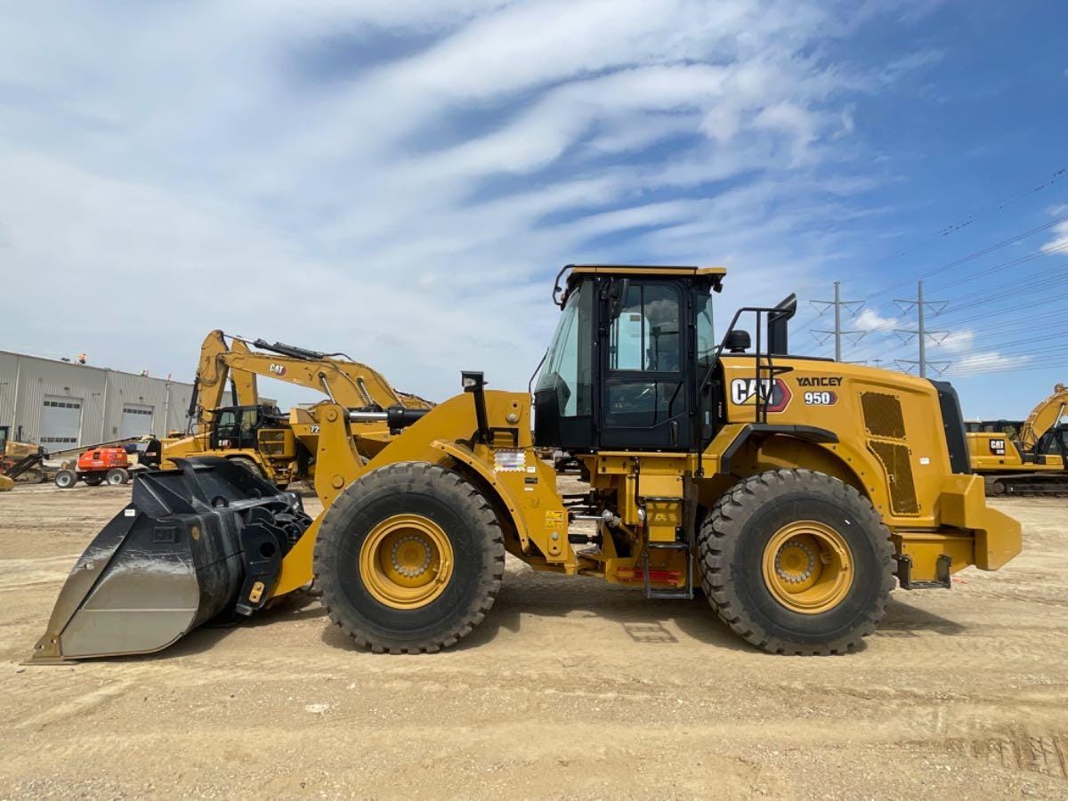2023 CAT 950 QC