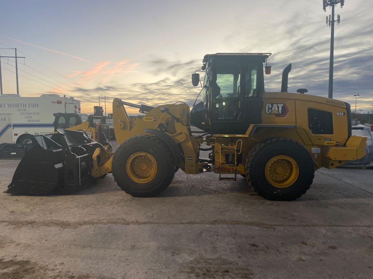2025 CAT 938 QC