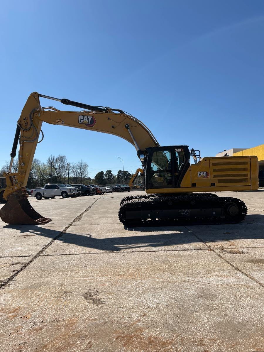 2024 CAT 340 10 TC