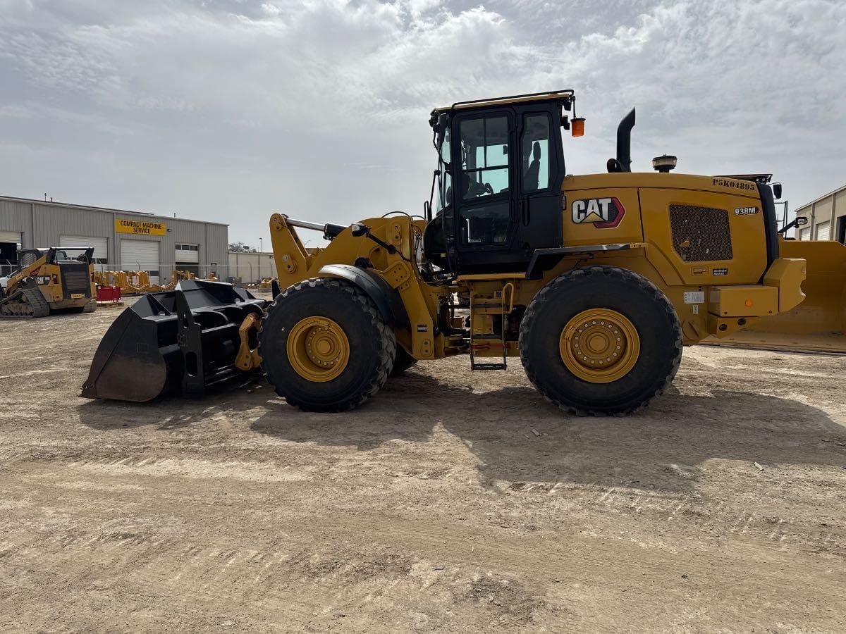 2024 CAT 938M QC