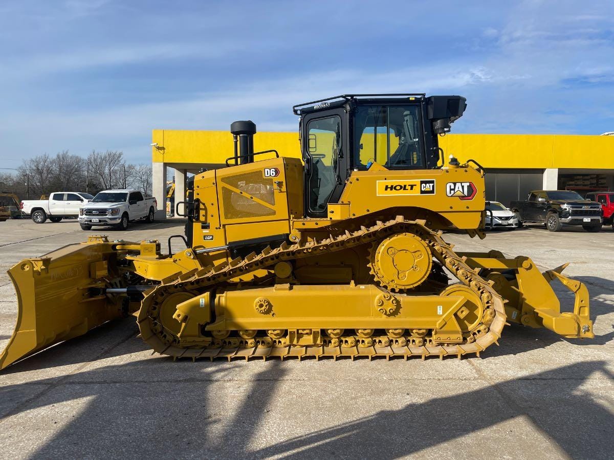2025 CAT D6 LGPVP