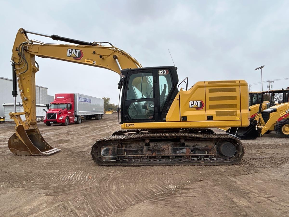2024 CAT 323 TC