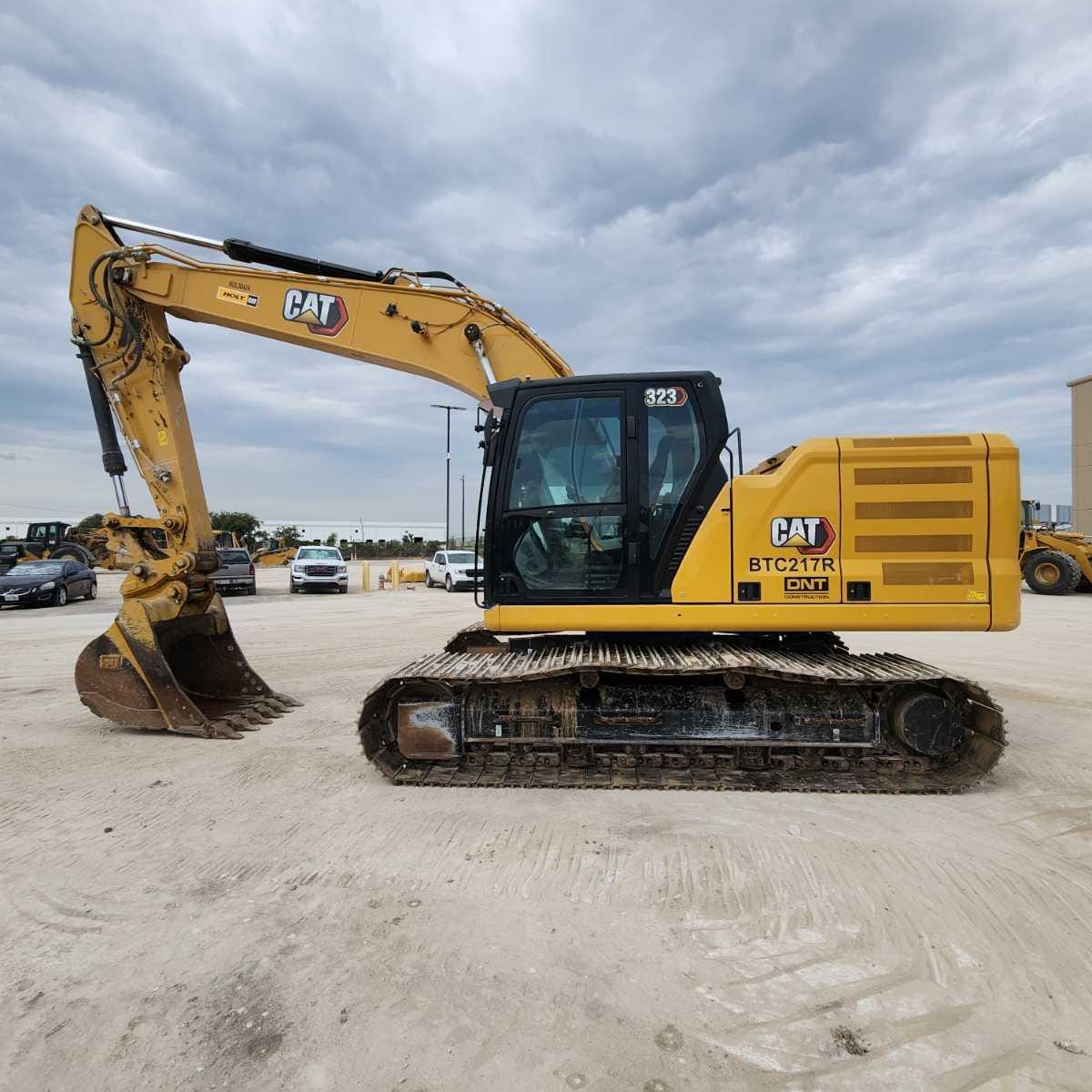 2023 CAT 323 TC