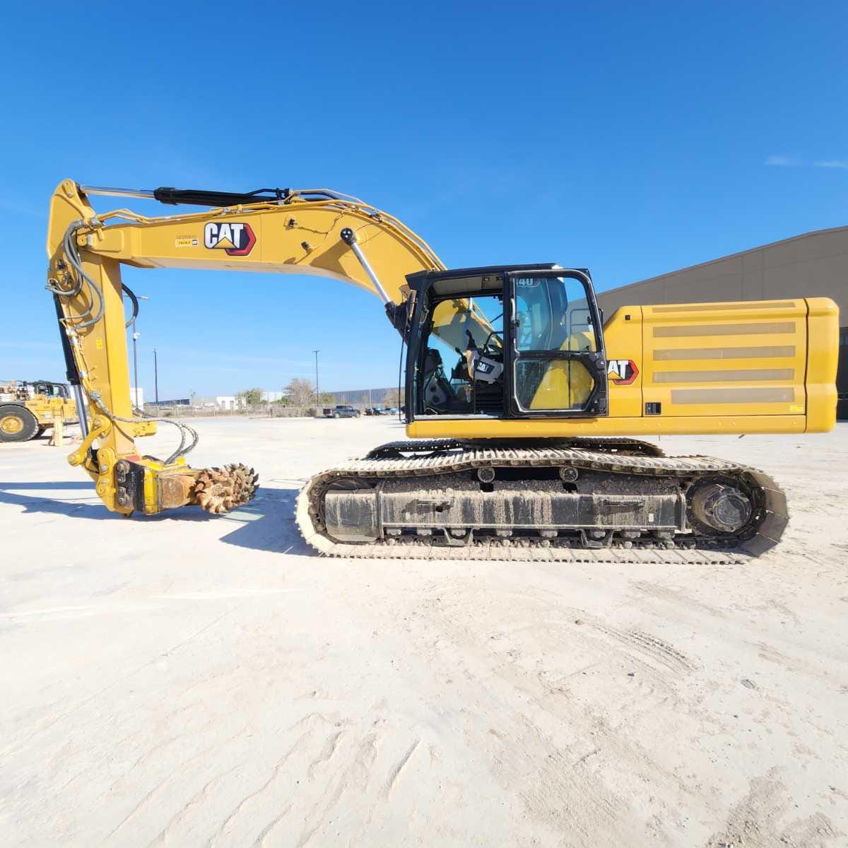2024 CAT 340 10 TC