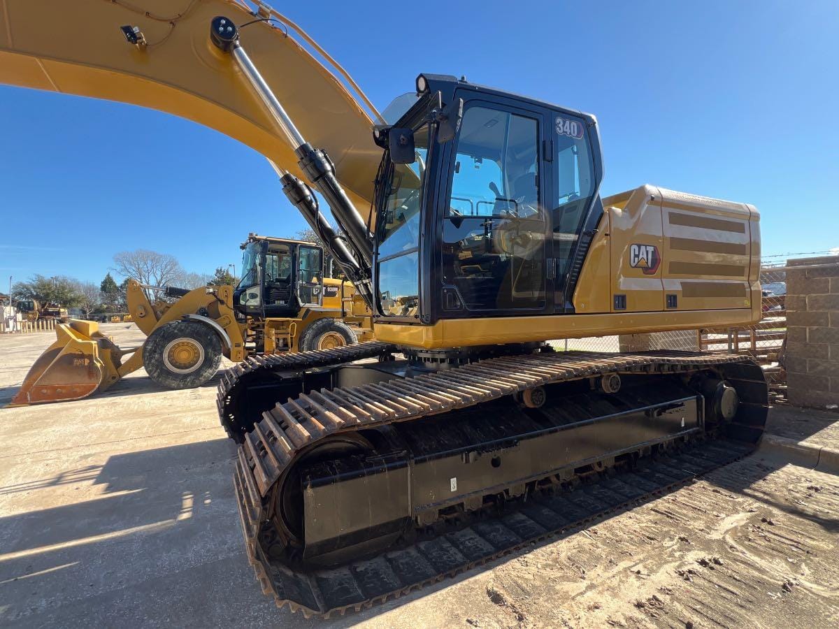 2024 CAT 340 10 TC