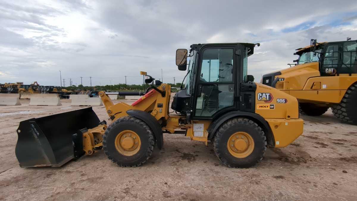 2023 CAT 906 CAB