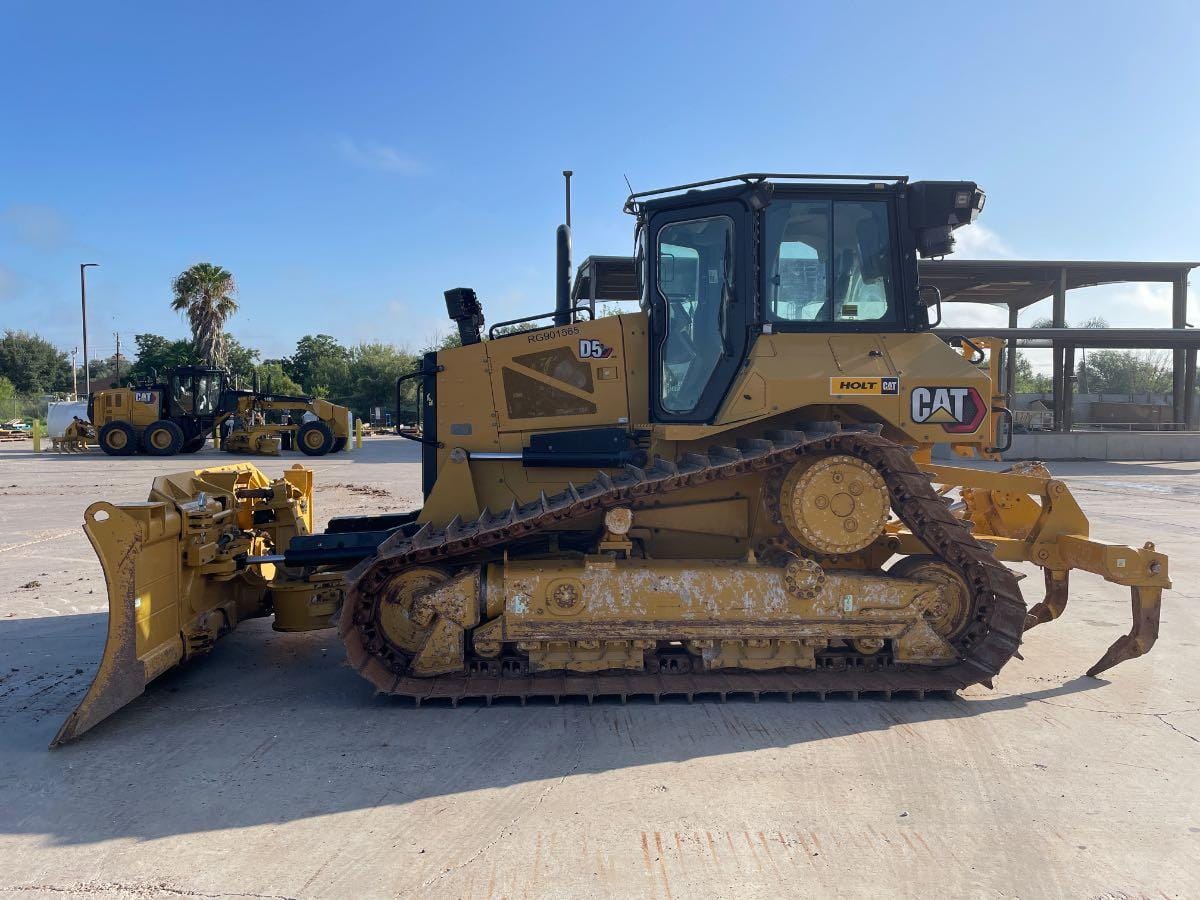 2023 CAT D5 LGP