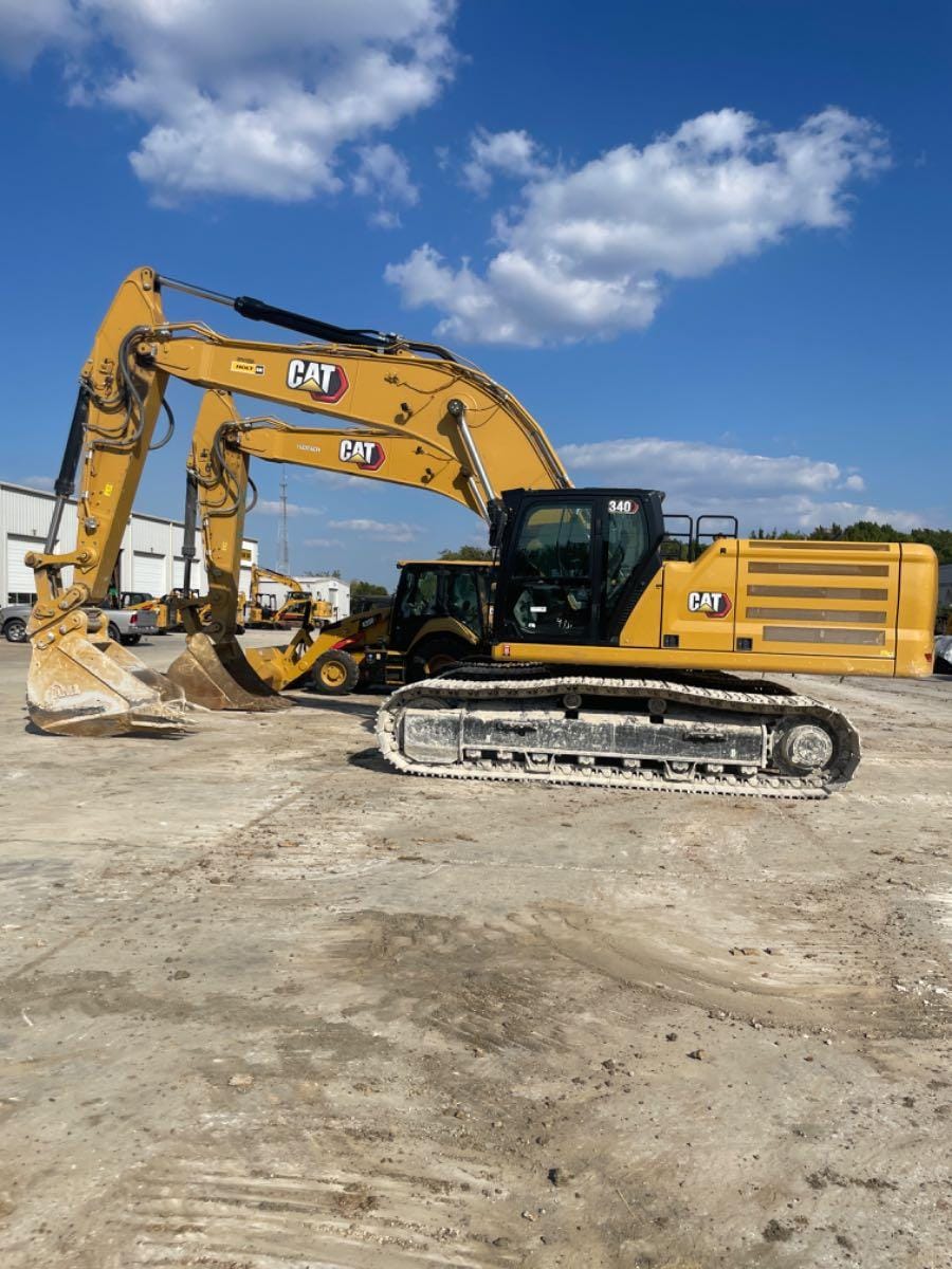 2023 CAT 340 10 TC