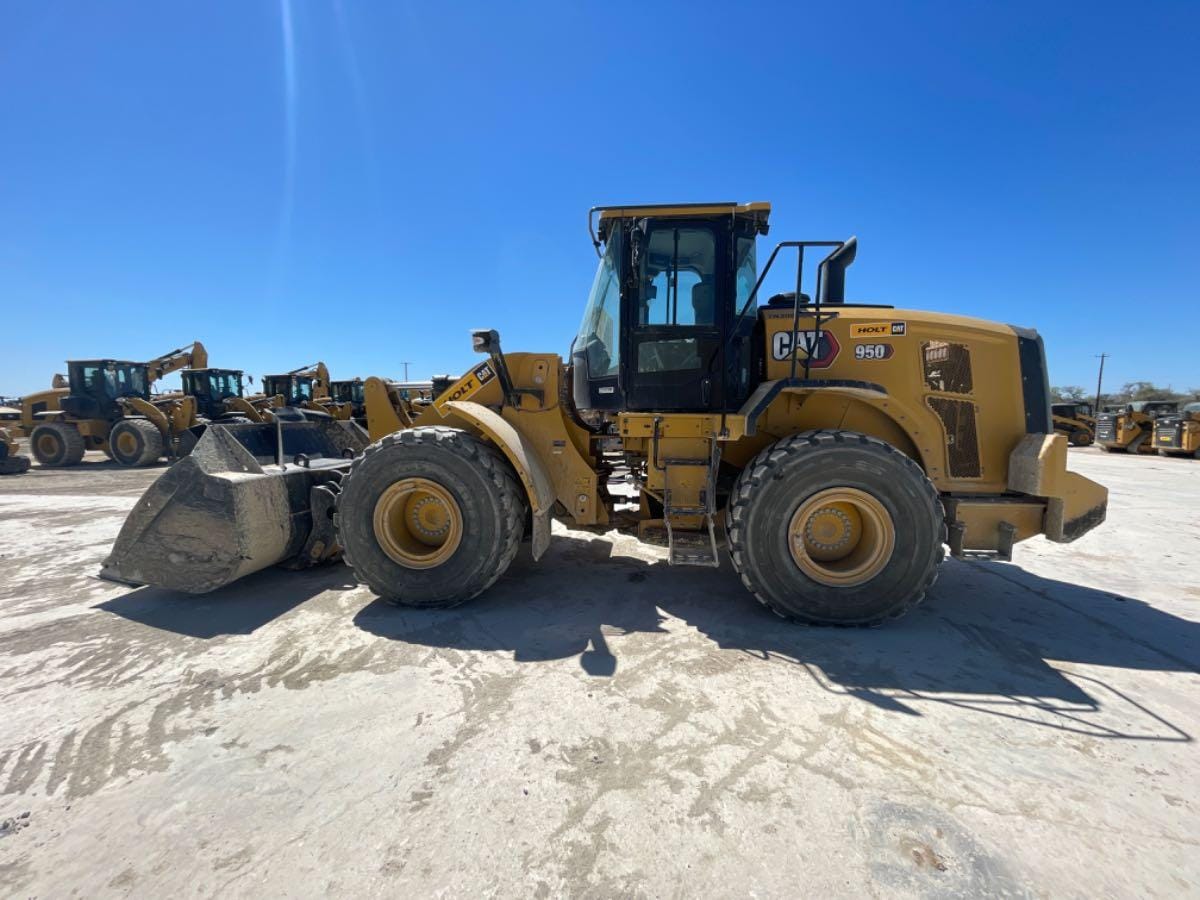 2023 CAT 950 QC
