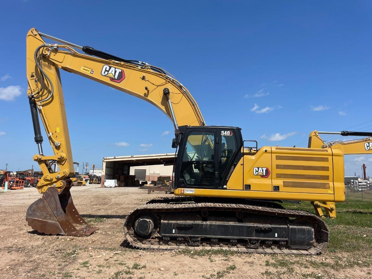 2023 CAT 340 12 TC