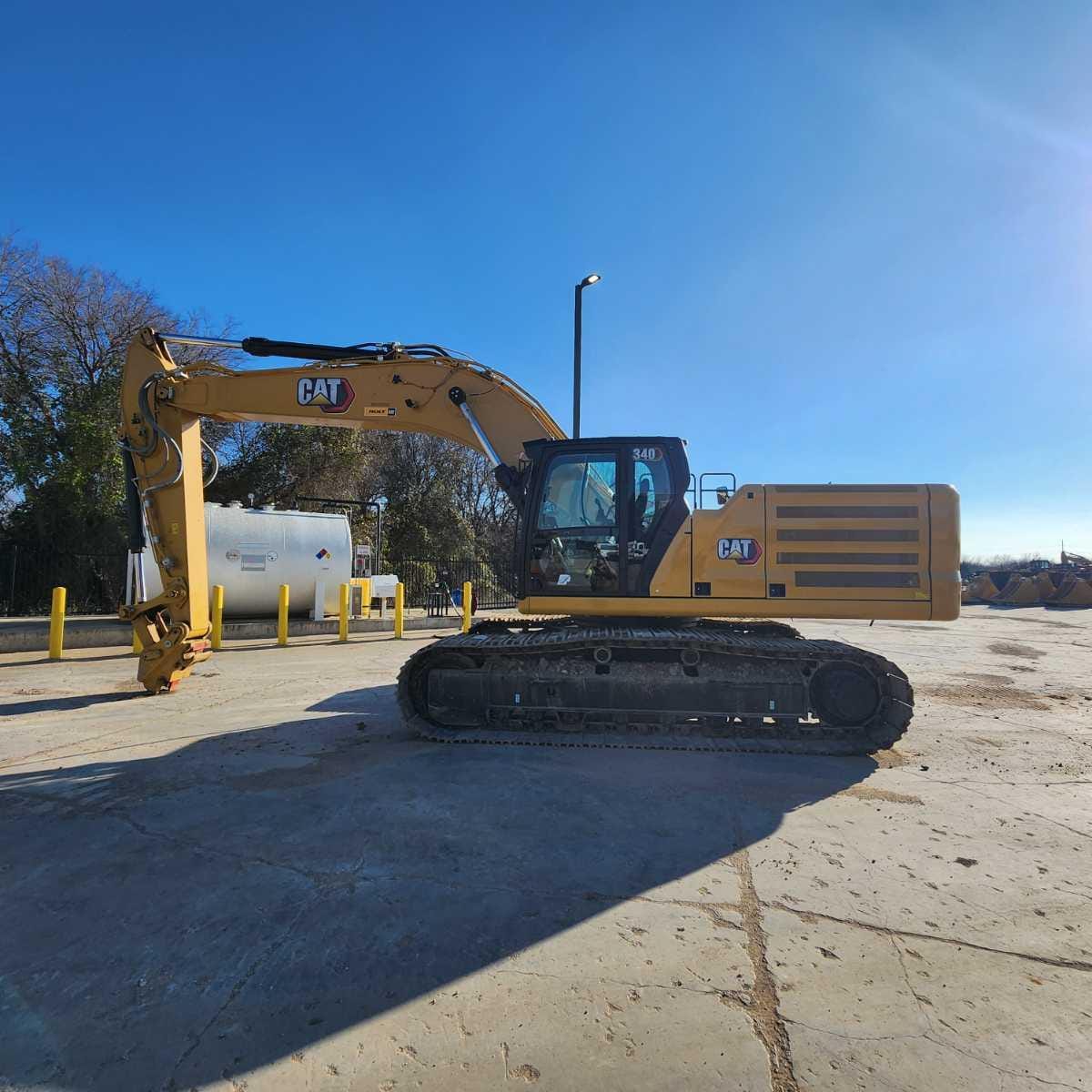 2023 CAT 340 10 TC