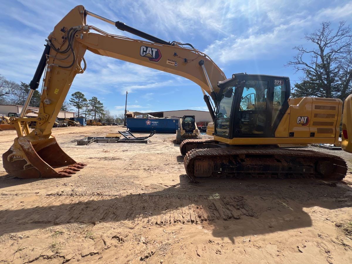 2024 CAT 323 TC