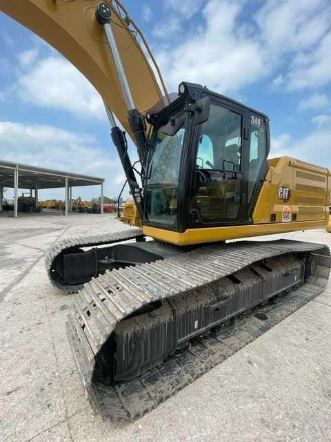 2023 CAT 340 12 TC