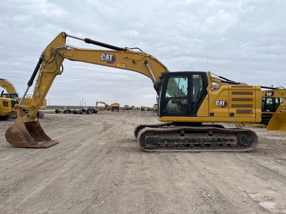 2023 CAT 323 TC