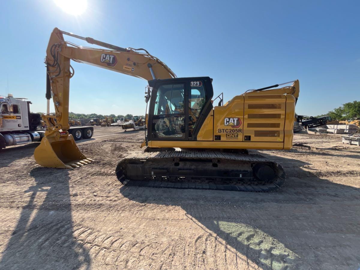 2023 CAT 323 TC
