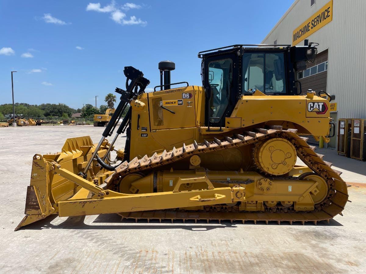 2023 CAT D6 LGP