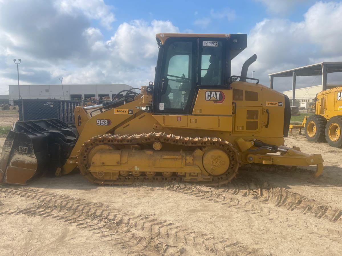 2023 CAT 953 QC