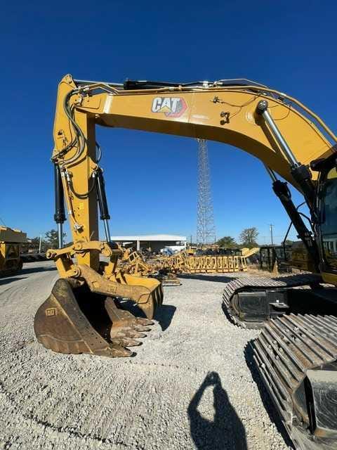 2023 CAT 340 12 TC