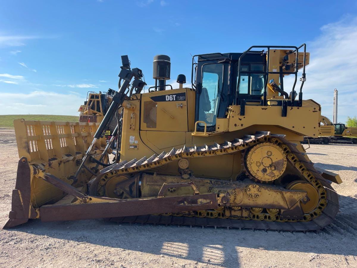 2015 CAT D6T LGPWHA