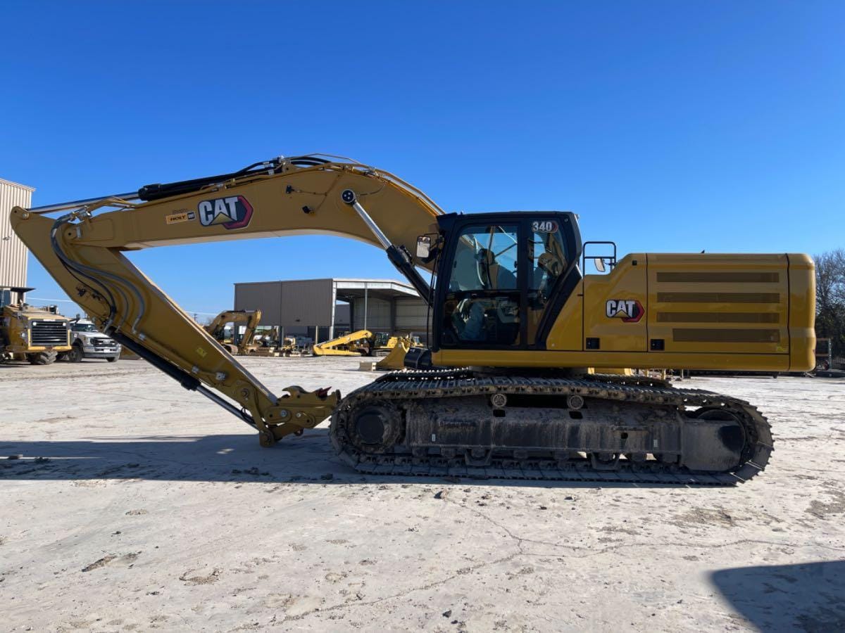 2023 CAT 340 12