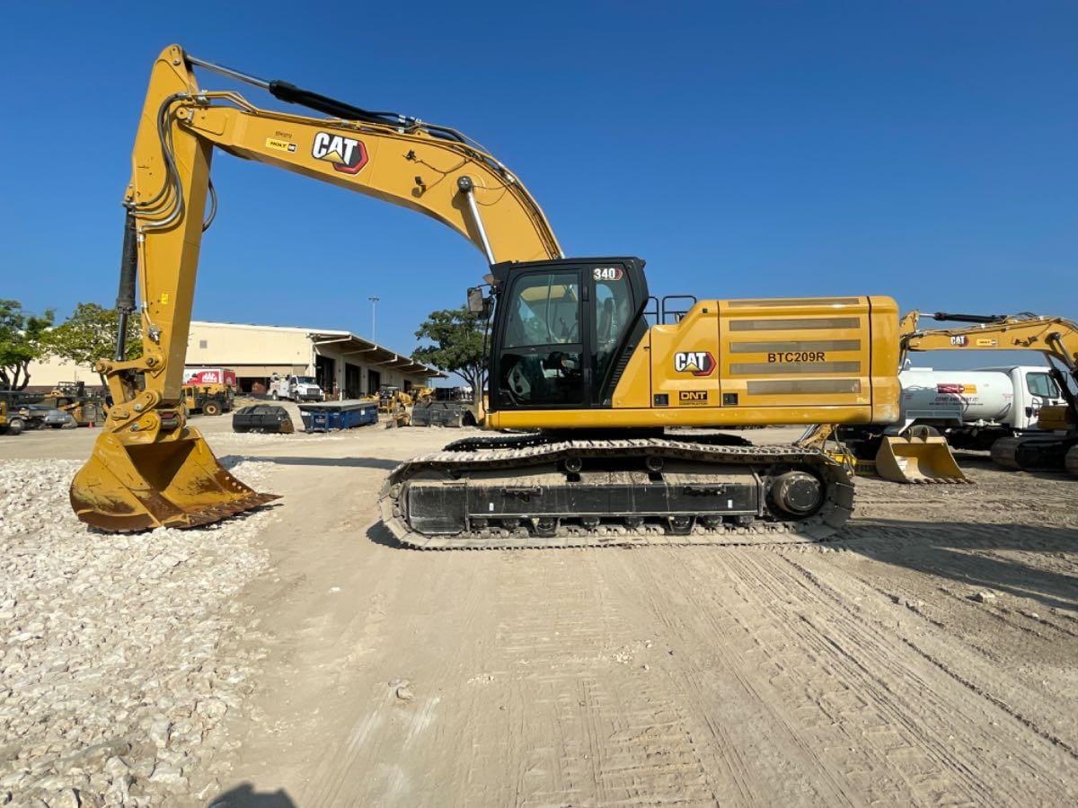 2023 CAT 340 12