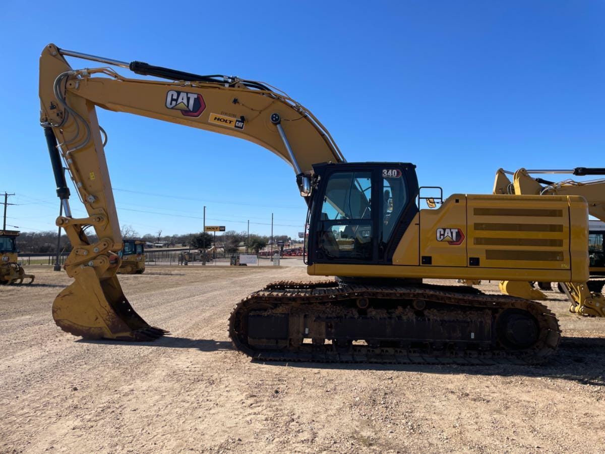 2023 CAT 340 10 TC