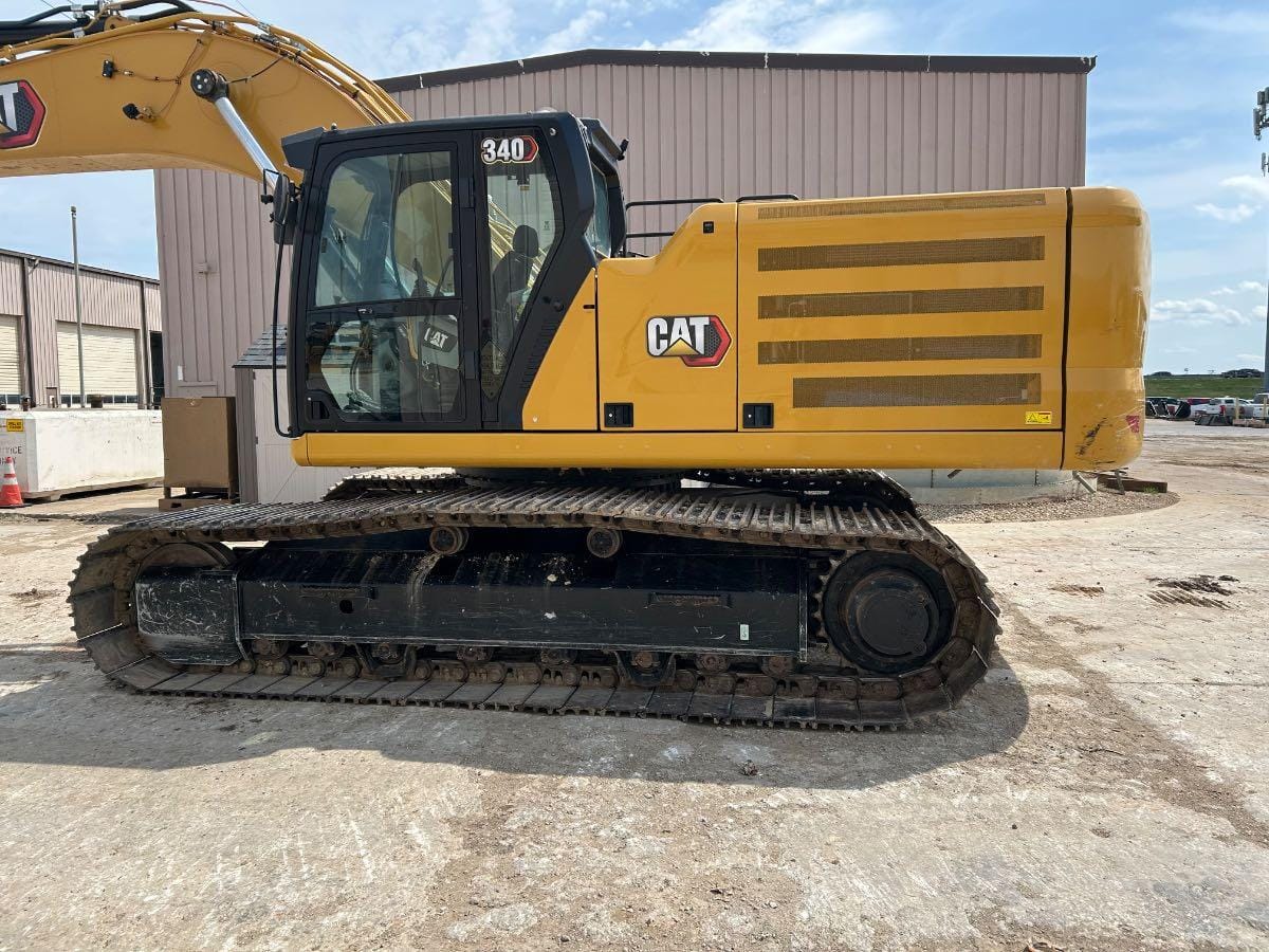 2023 CAT 340 10