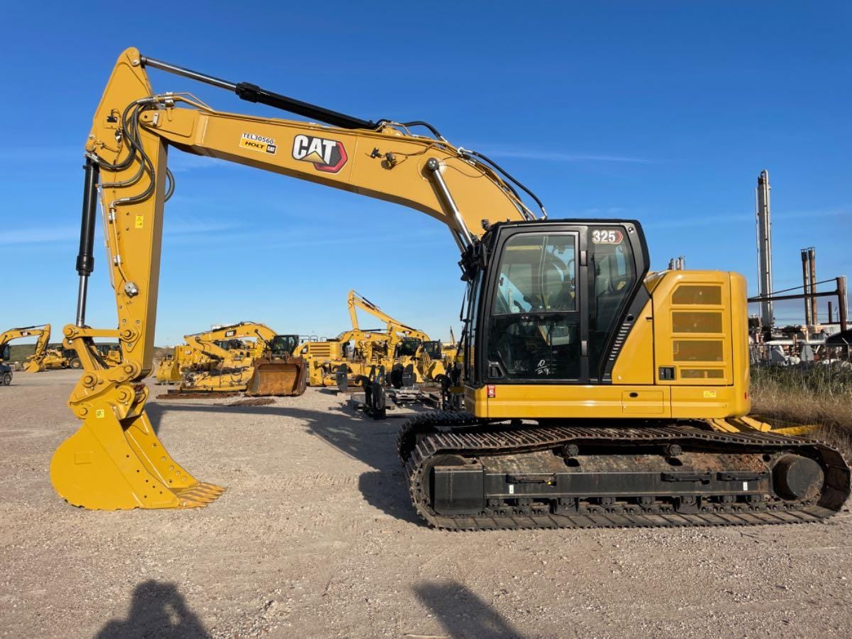2024 CAT 325 TC3