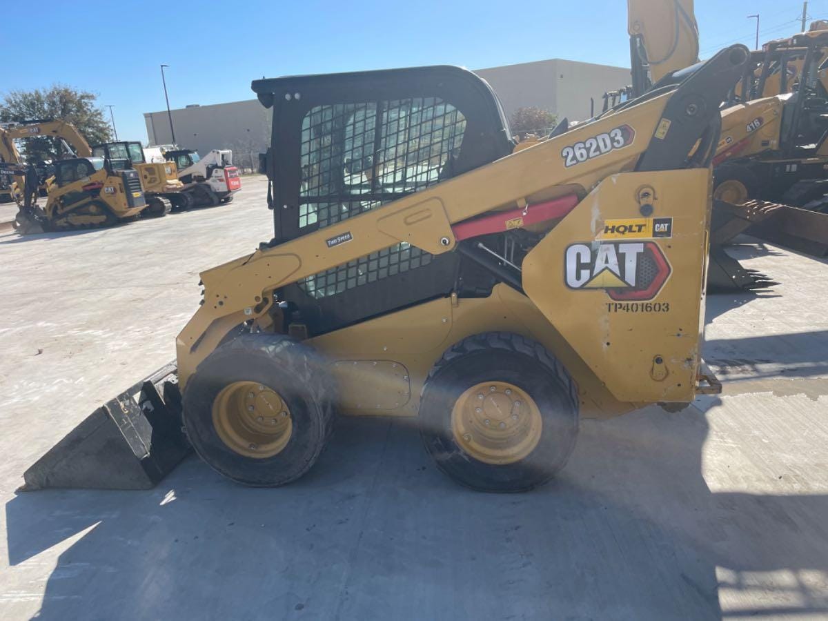 2023 CAT 262D CAB