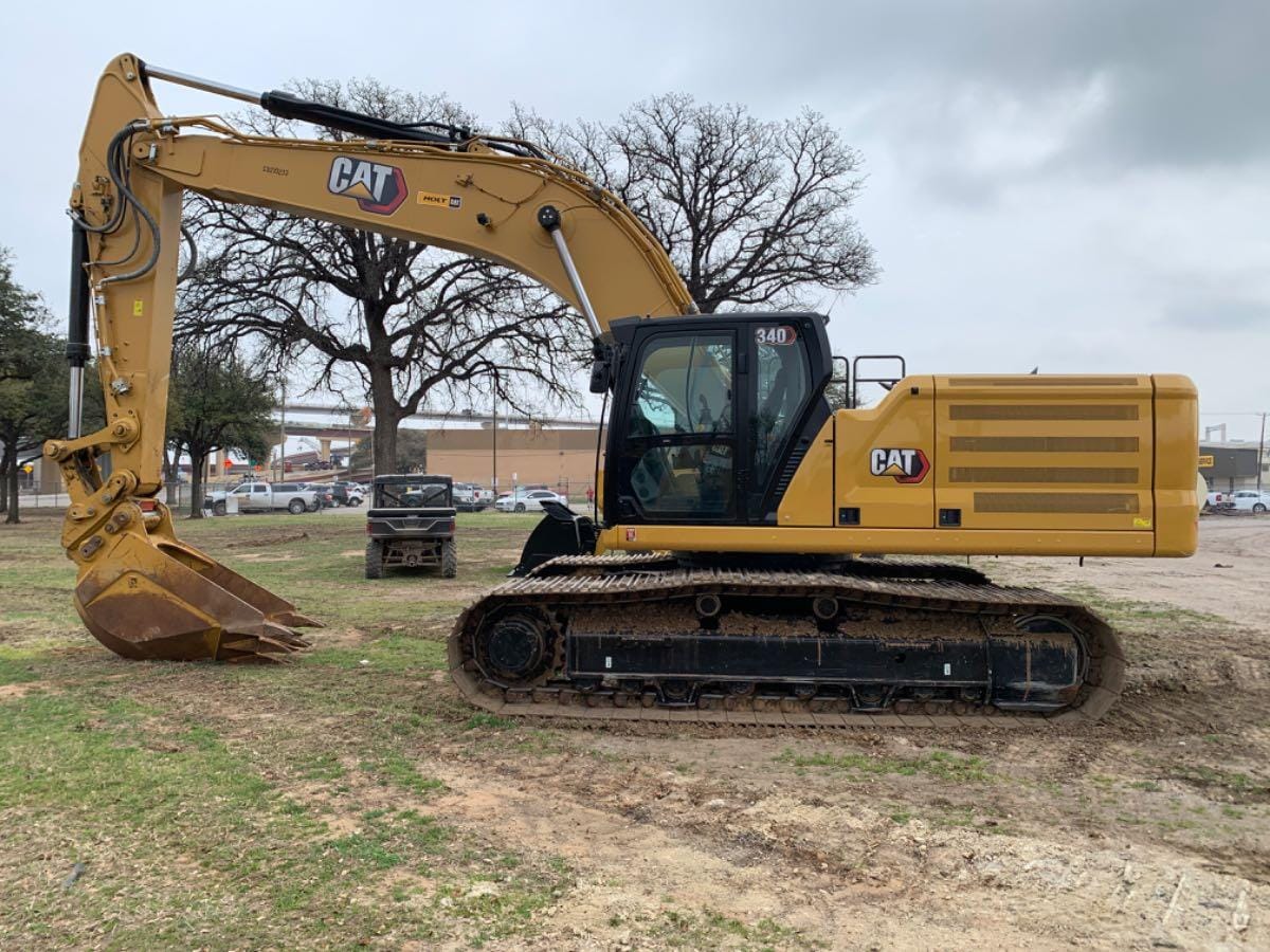 2023 CAT 340 10 TC