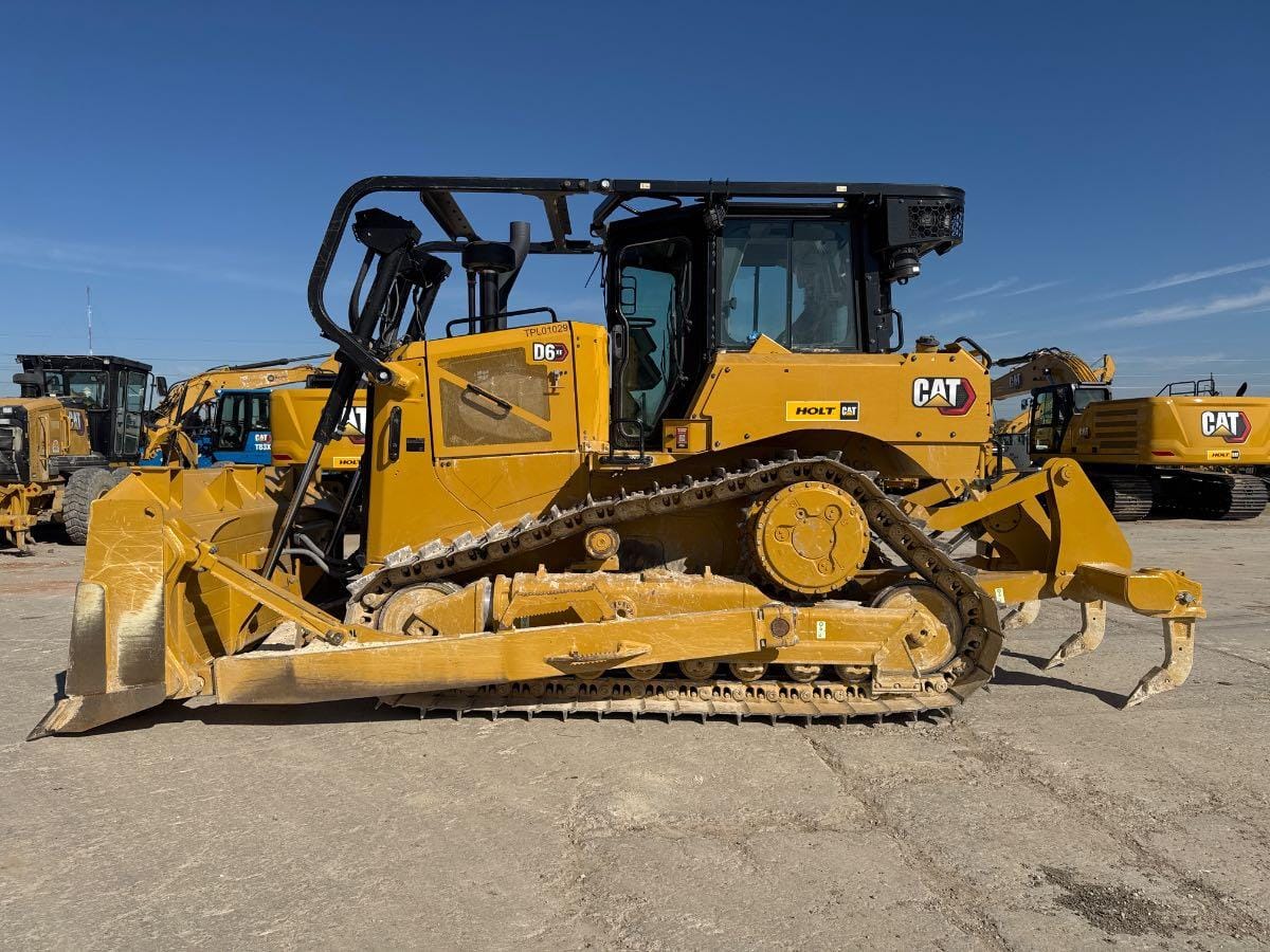 2023 CAT D6 XE
