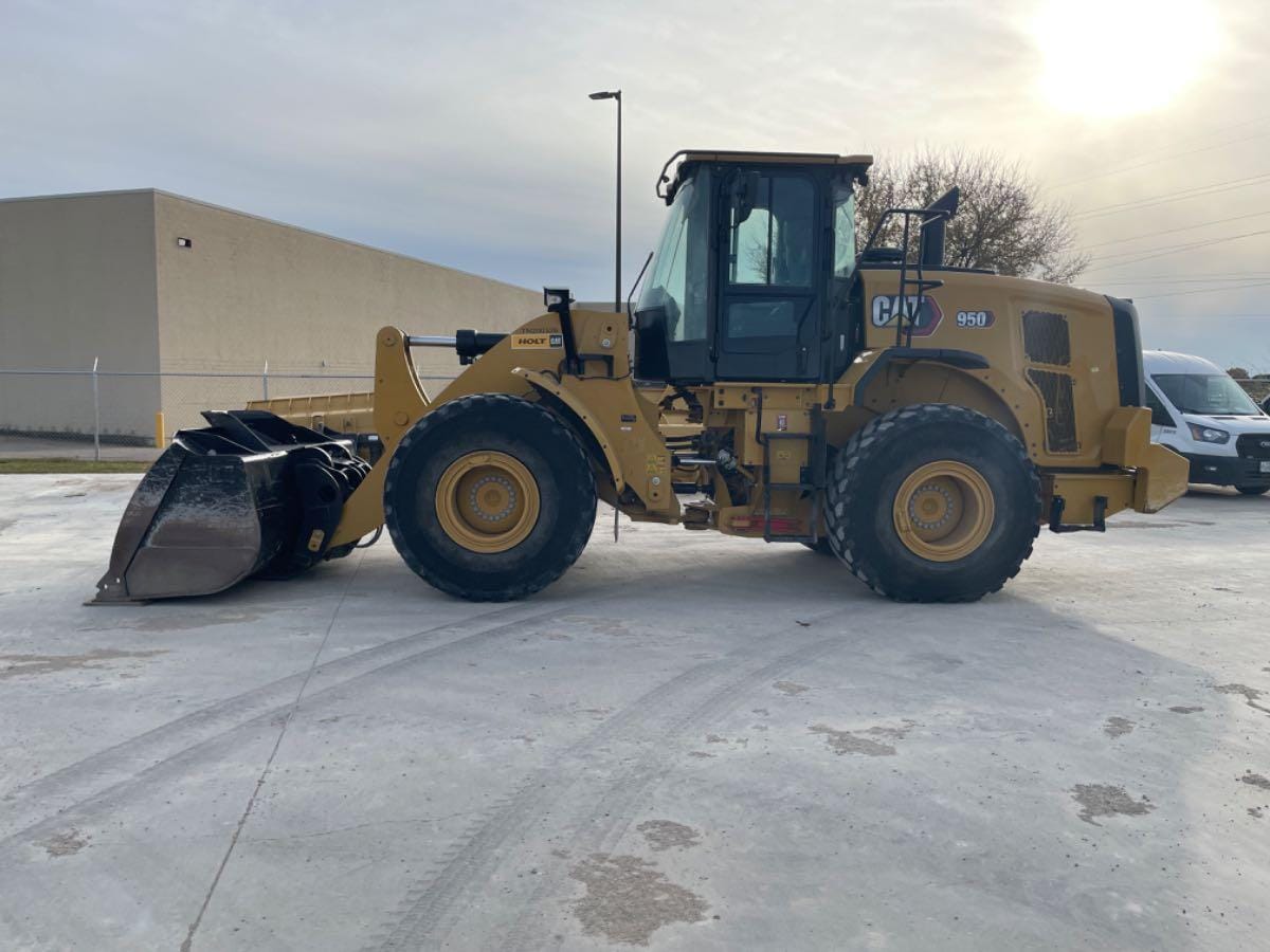 2023 CAT 950 QC