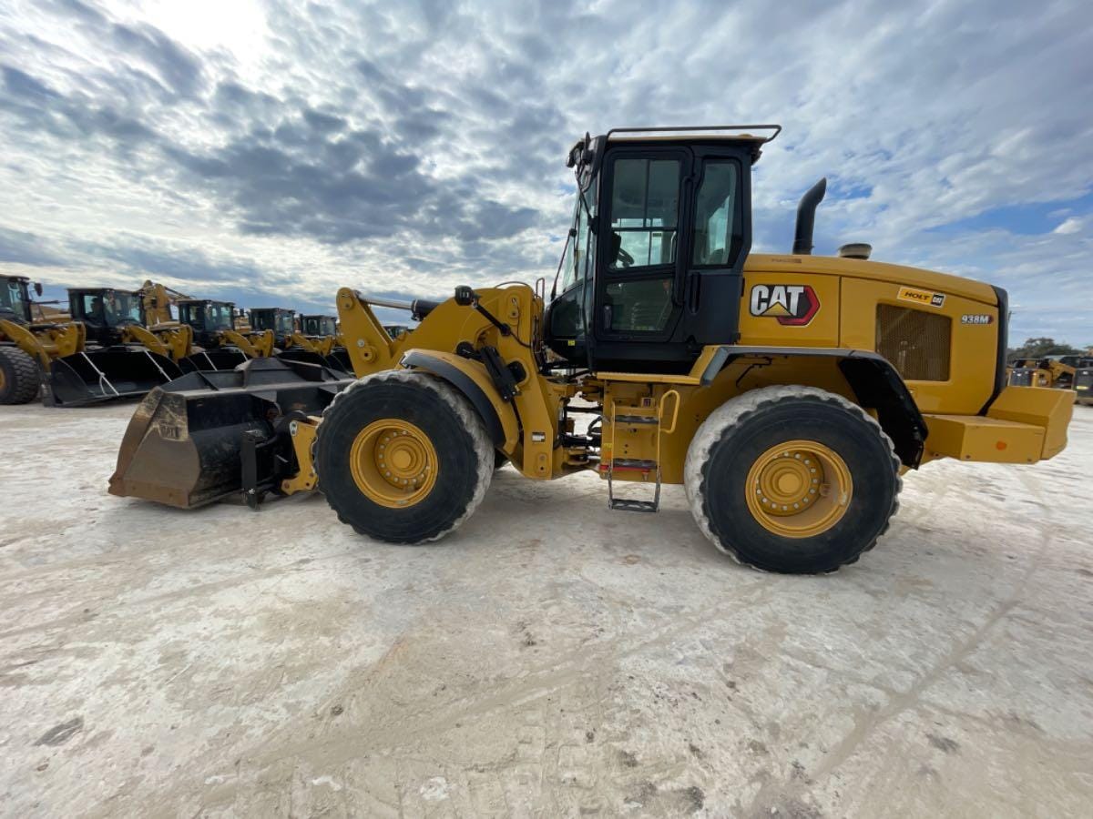 2022 CAT 938M ISO