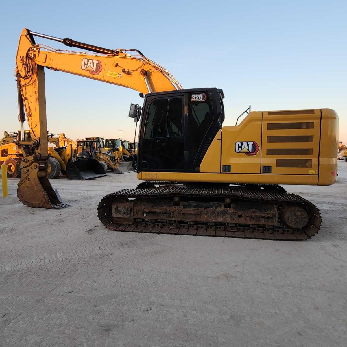 2022 CAT 320
