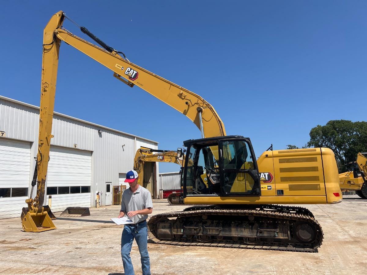 2022 CAT 326 LRF