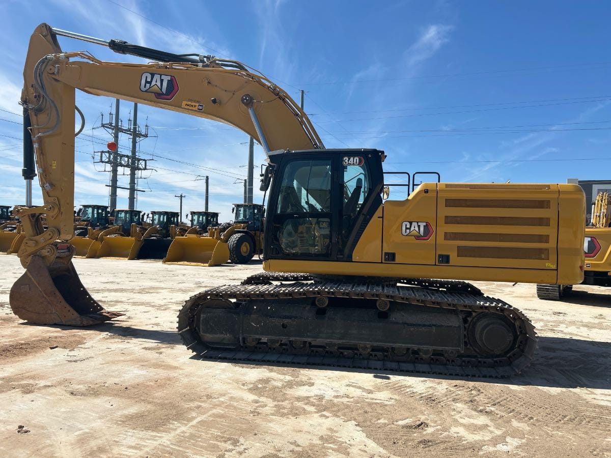 2023 CAT 340 10 TC