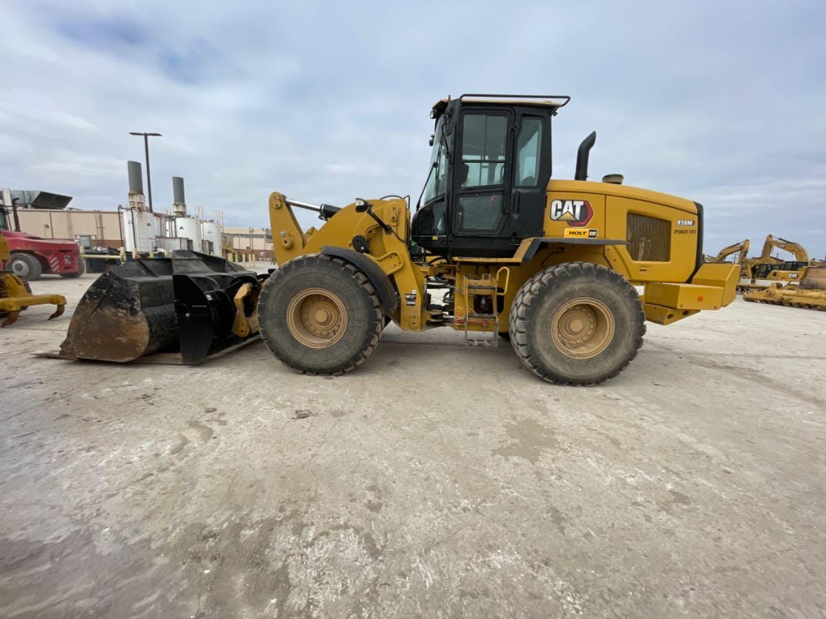 2020 CAT 938M QC