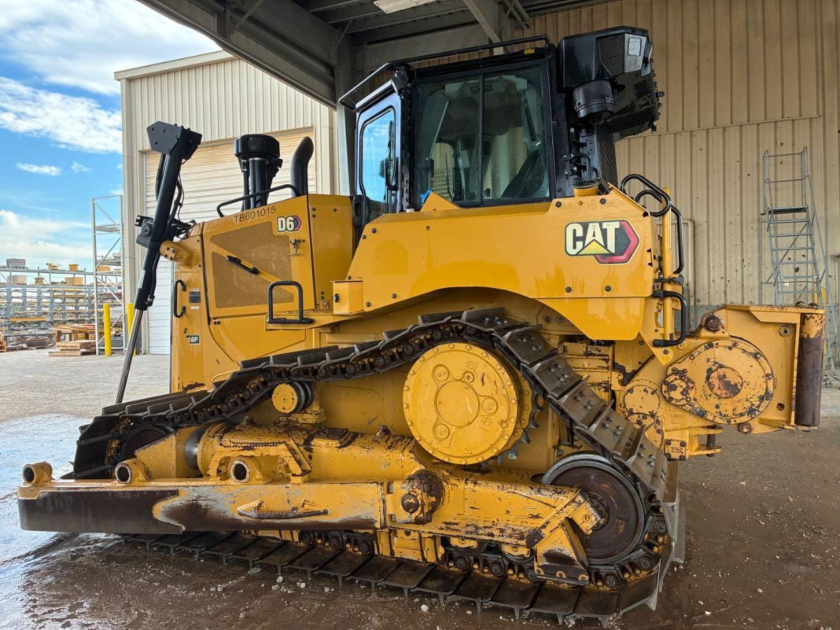 2023 CAT D6 LGP