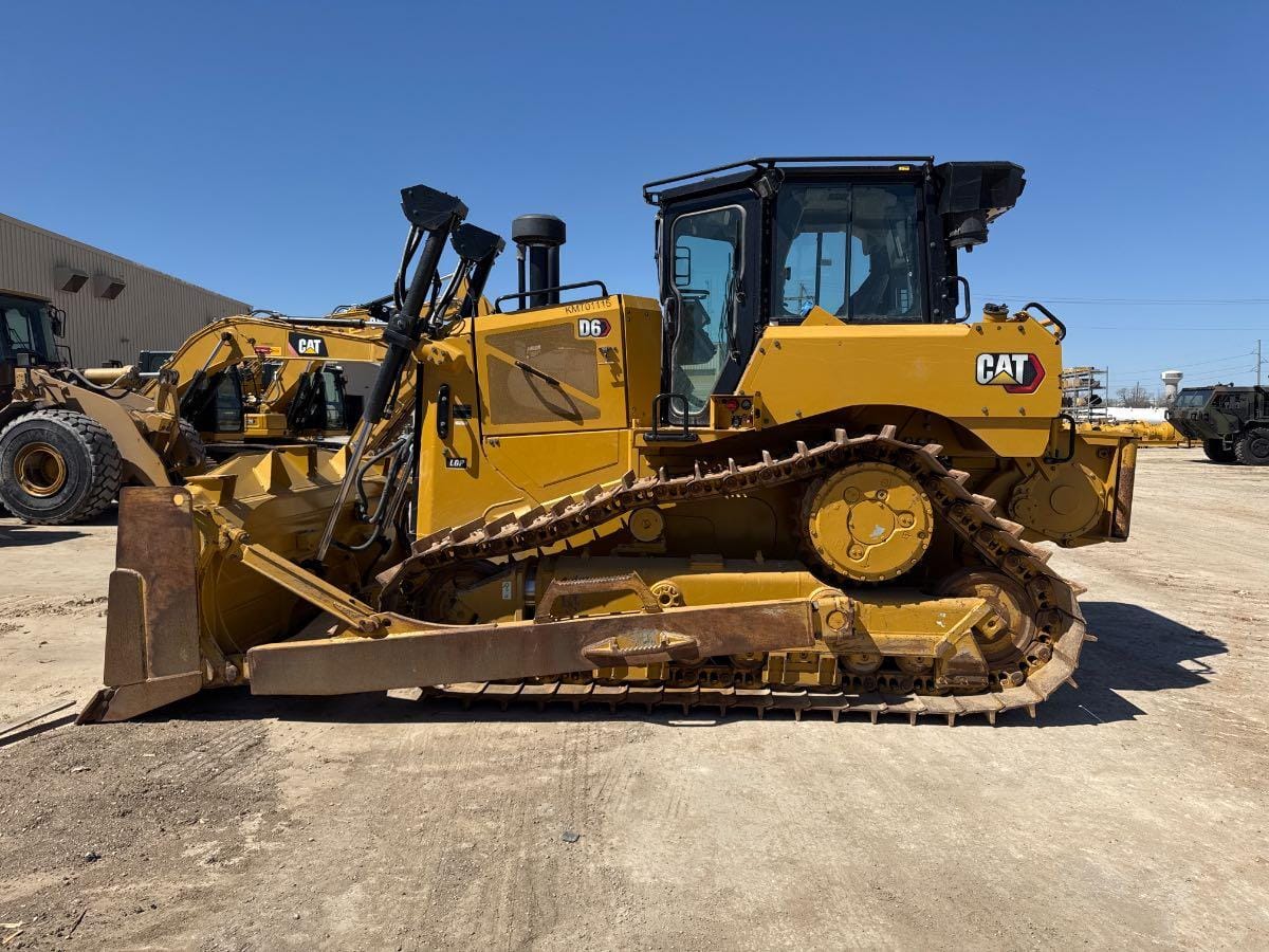 2023 CAT D6 LGP