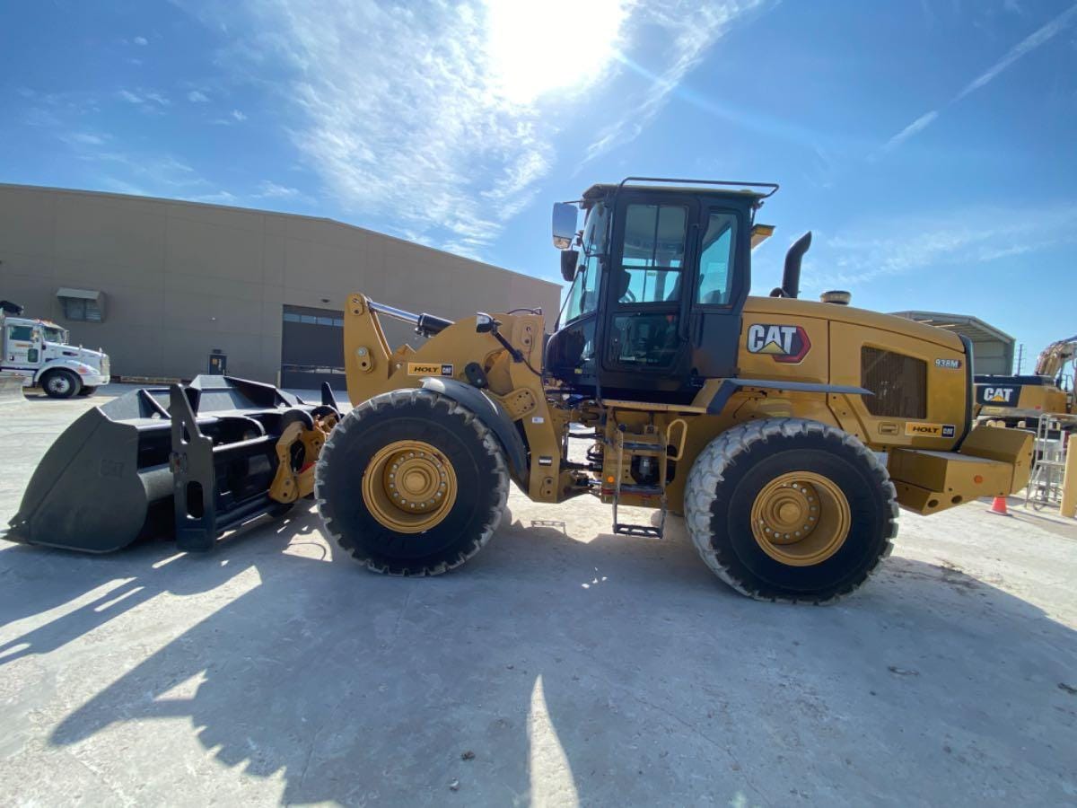 2020 CAT 938M QC